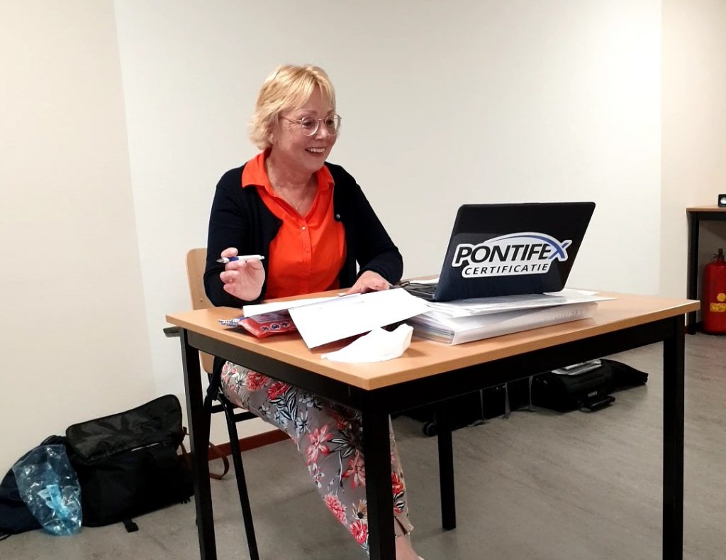 VCA examenleider Nies van der Kooi